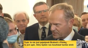 Tusk: Funkcjonariuszko telewizji pisowskiej! Nie będę odpowiadał na pytania [WIDEO]